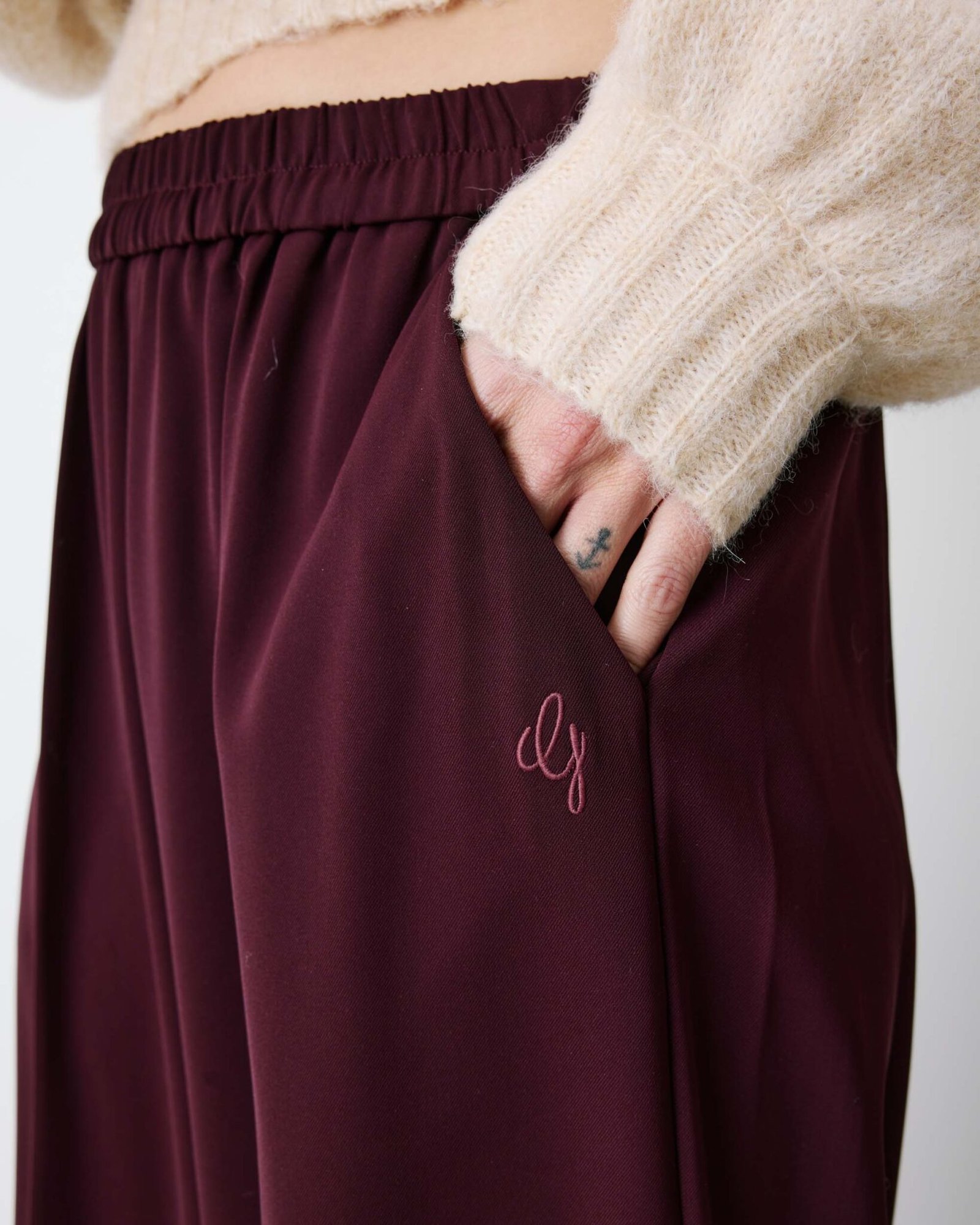 Pantalón Sastre de Corte Elegante - Imagen 2