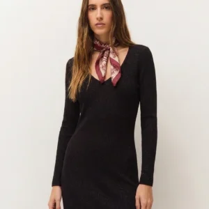 Vestido de punto canalé con escote en pico