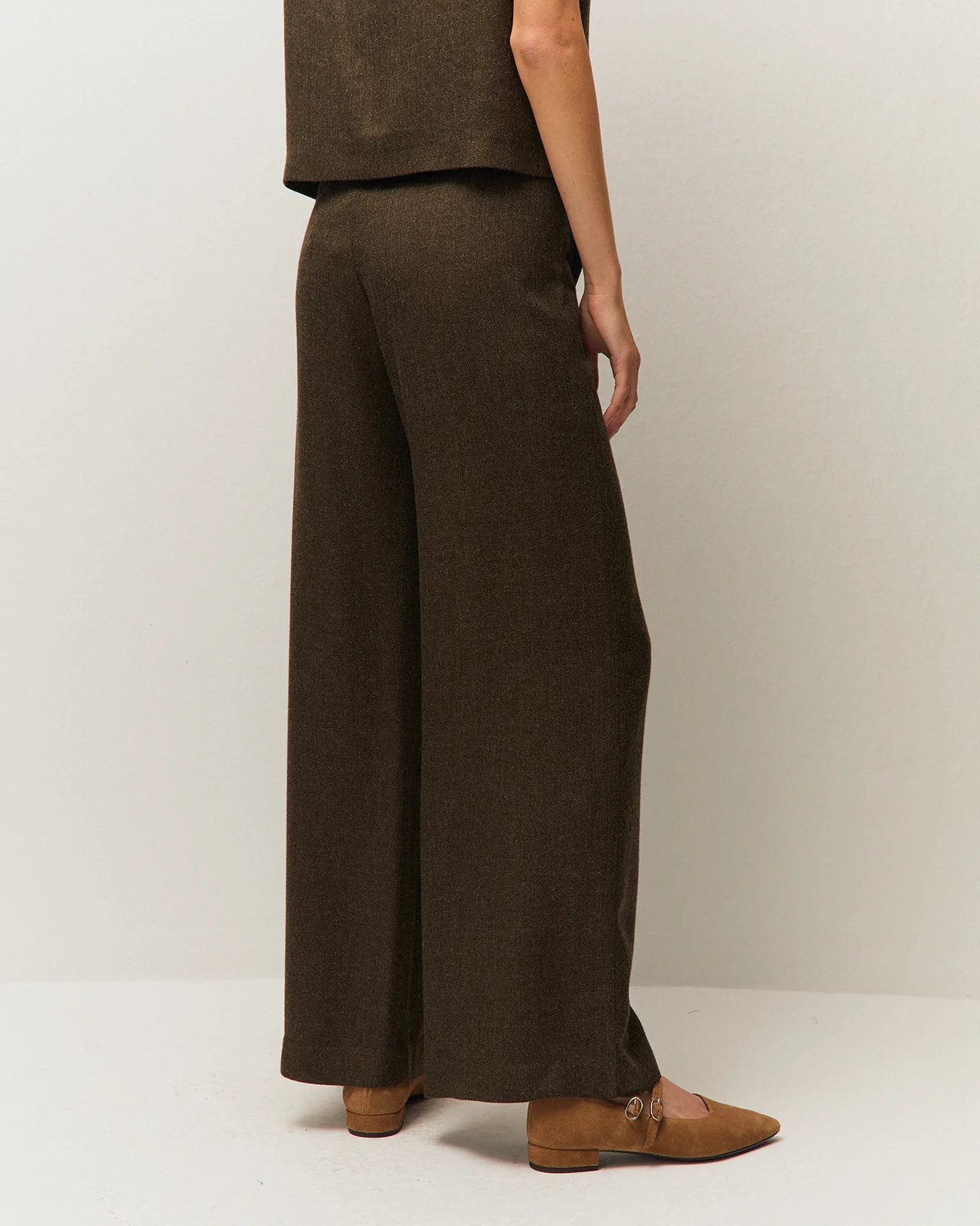 Pantalón Ancho con Detalle de Bolsillos - Imagen 3