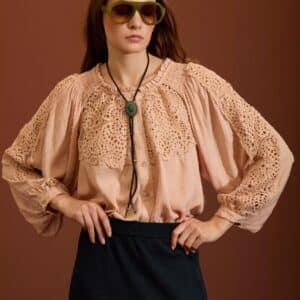 Blusa de plumeti con detalles de encaje de MEISIE – foto 1
