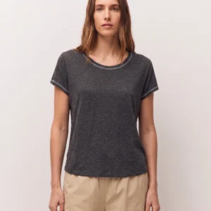 Camiseta con Costuras a Contraste