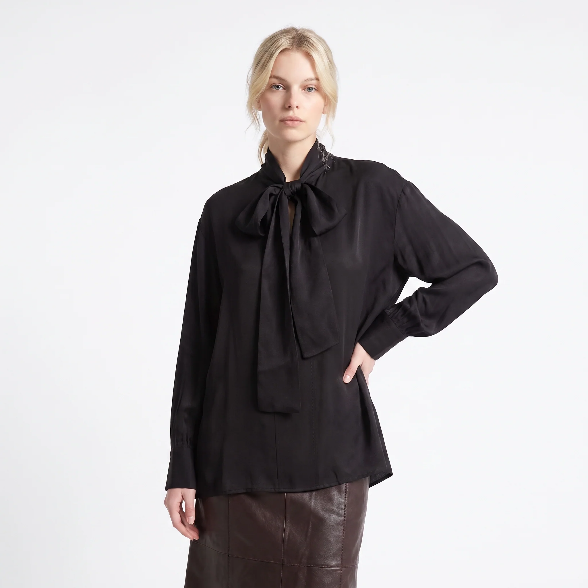 Blusa Elegante de Corte Fluido